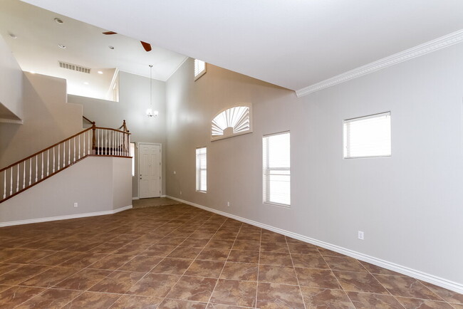 Building Photo - 308 Sierra Breeze Ave