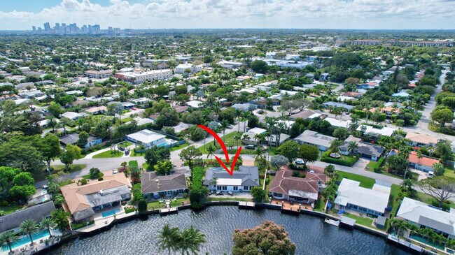 Building Photo - 1981 Coral Gardens Dr