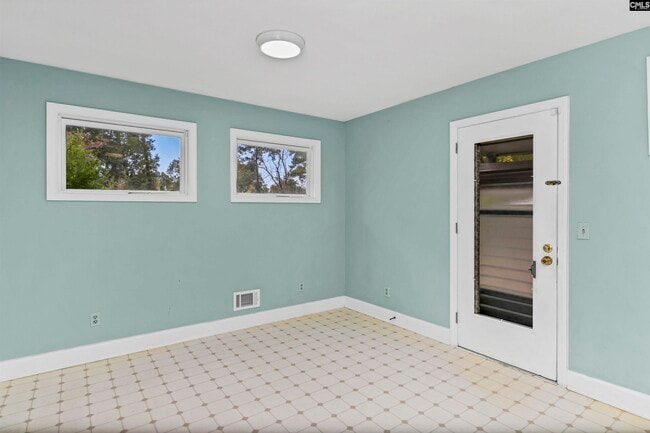 Building Photo - 1808 York Dr