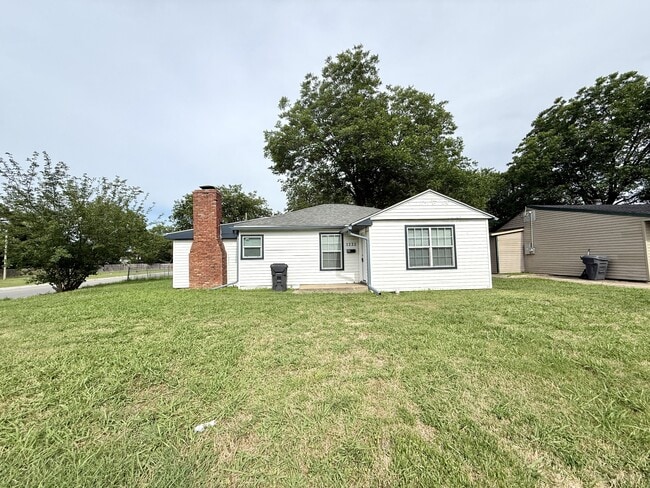 Building Photo - 1222 Hargrove St