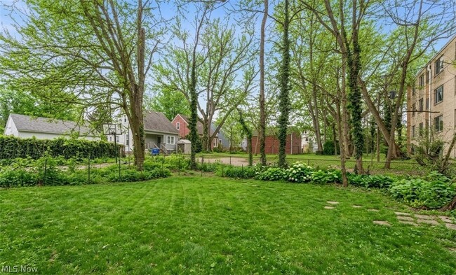 Building Photo - 1528 Newman Ave