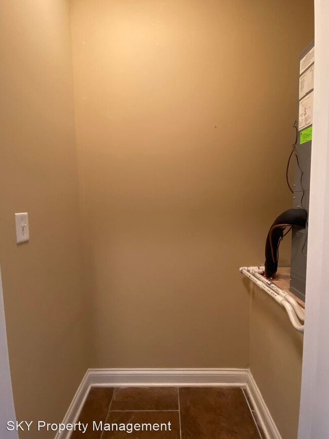 Building Photo - 1 br, 1 bath Apartment - Village at Tradit...