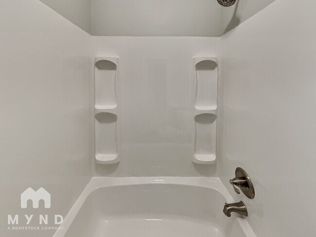 Building Photo - 401 Skyland Ave