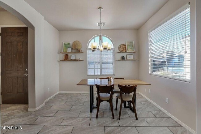 Building Photo - 7305 Golden Sage Dr