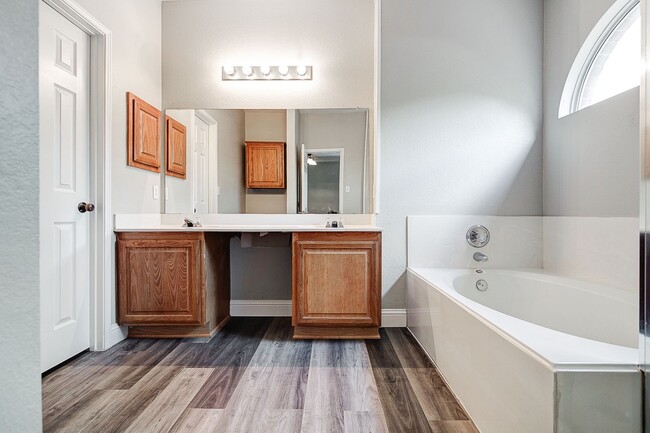 Building Photo - Serenity on the Greenbelt in Stonebridge Ranch