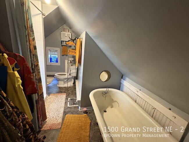 Building Photo - 1500 Grand St NE