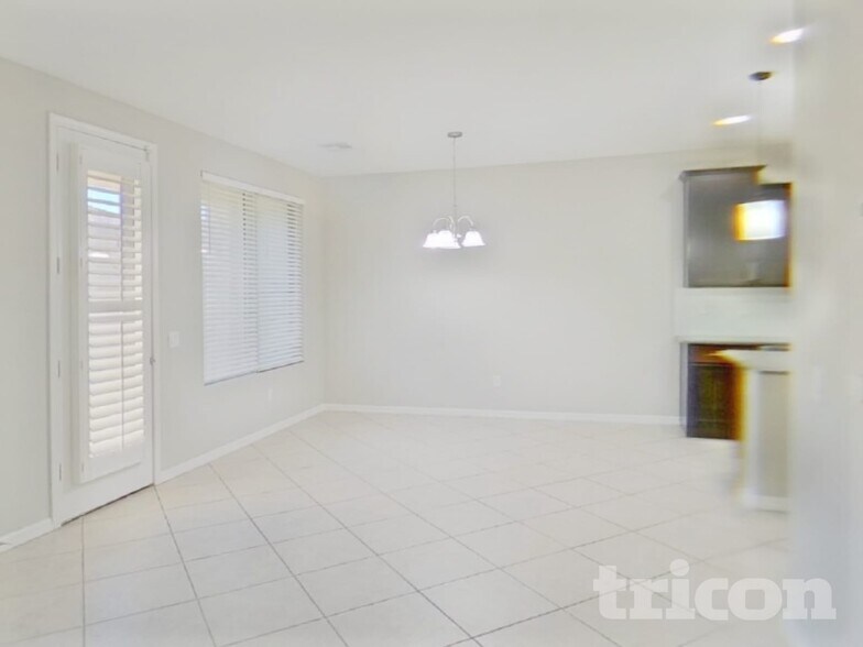 Building Photo - 10250 Copalito Dr