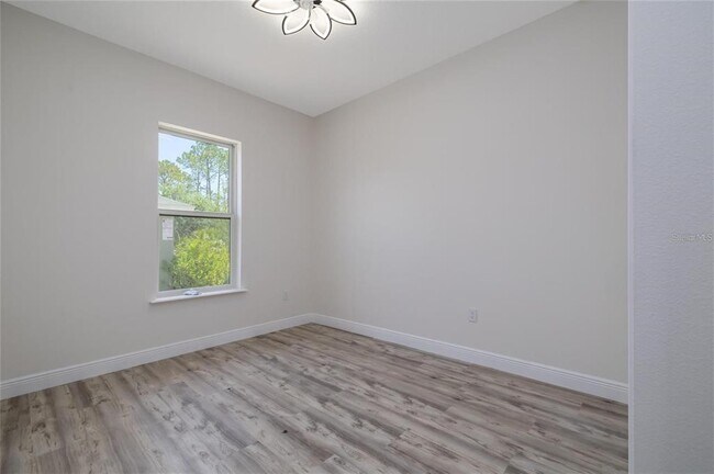 Building Photo - 20 Pine Hill Ln