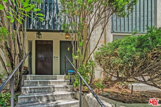 Building Photo - 11260 Overland Ave