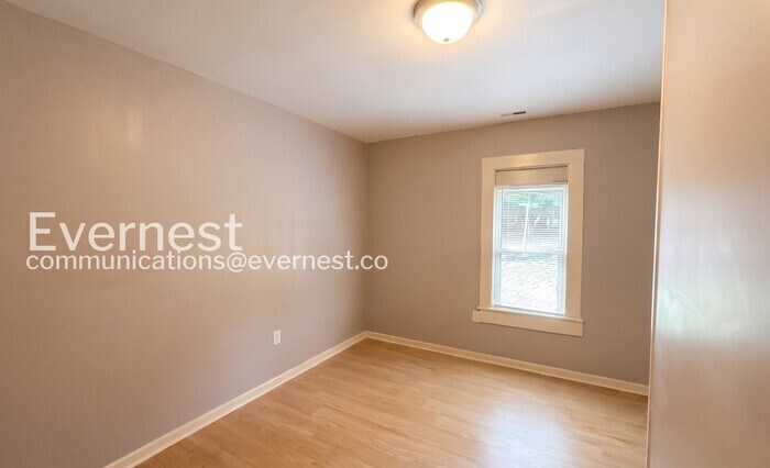 Building Photo - 630 77th St S