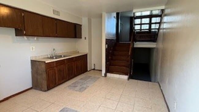 Building Photo - 8836FN95thY