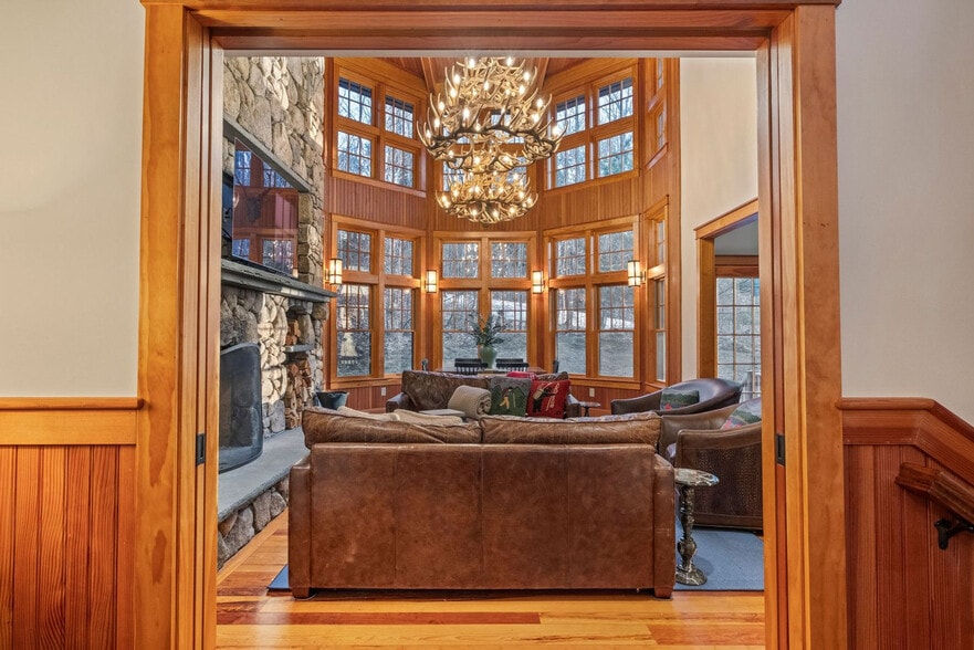 Building Photo - 20 Yellow Birch Cir