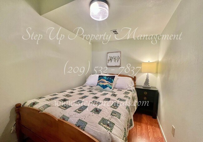 Building Photo - Inviting 3-Bedroom Home in Desirable Twain...