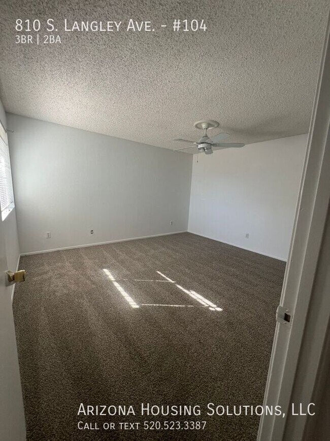 Building Photo - 810 S Langley Ave