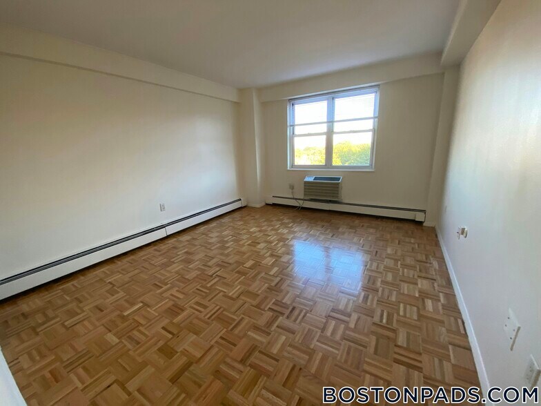 Building Photo - 185 Freeman St