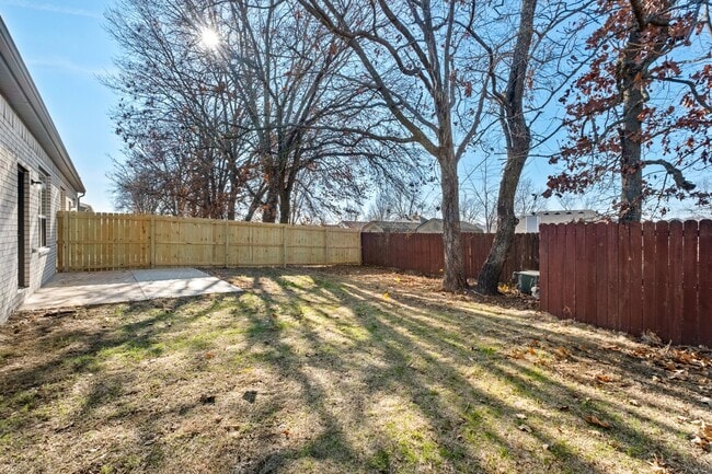Building Photo - 721 Sun Meadows Loop