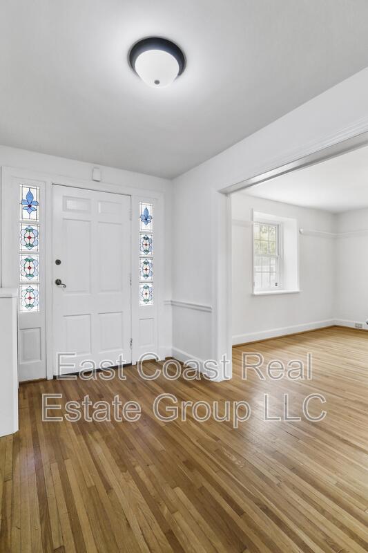 Building Photo - 720 Northern Ave