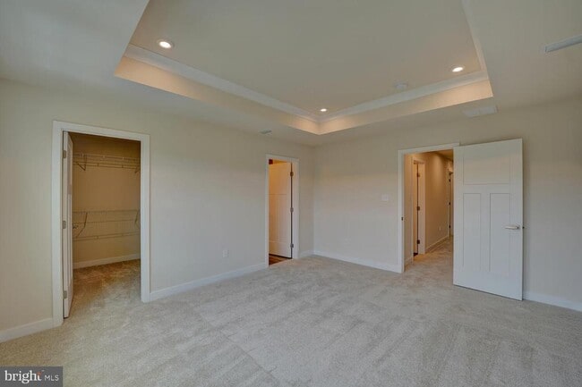 Building Photo - 324 E Grn St