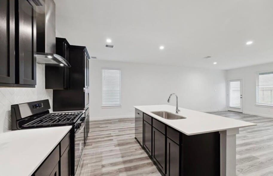 Building Photo - 2911 Crown Gate Dr