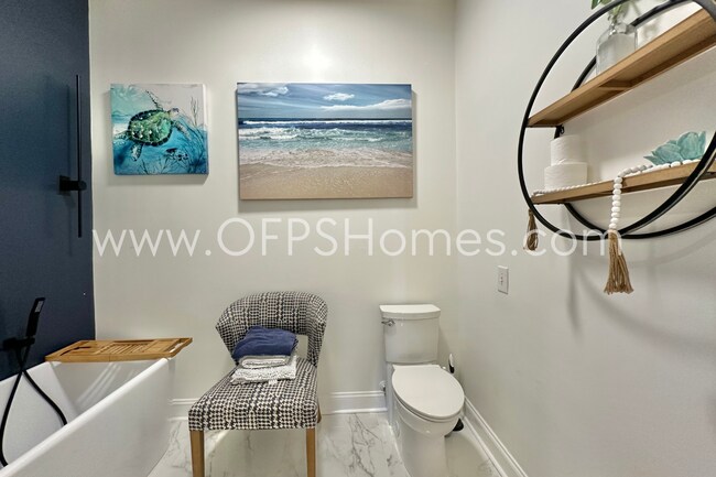 Building Photo - 3/3 DESTIN CONDO... Minutes from the beach!!