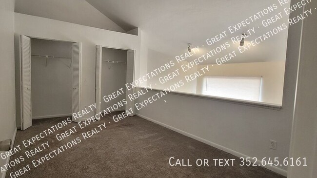 Building Photo - 2 Bed 1 Bath Apartment at Timberland Apart...