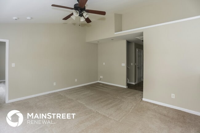 Building Photo - 2152 Mallard Pointe Dr