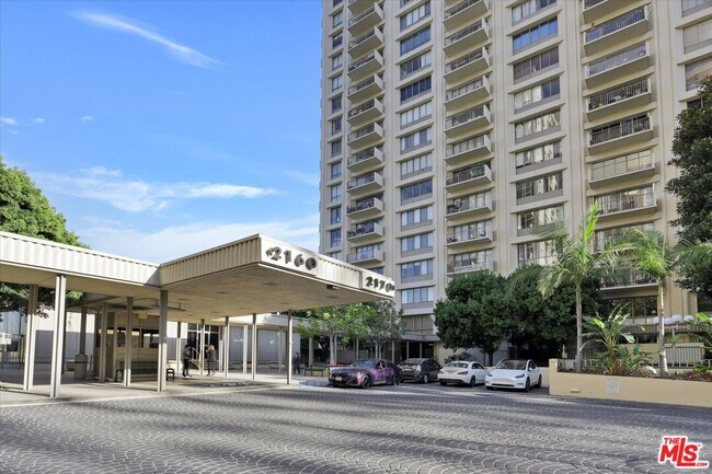 Building Photo - 2170 W Century Dr