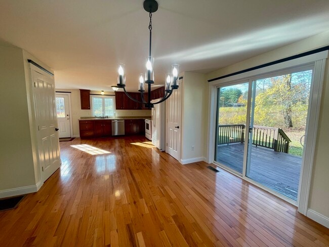 Building Photo - 27 Weare Rd