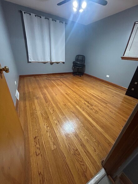 Primary Photo - 4347 Custer Ave