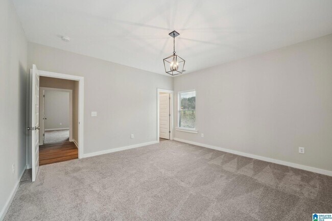 Building Photo - 559 Troubadour Ln