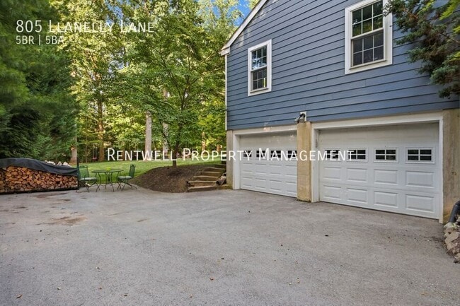 Building Photo - 805 Llanelly Ln