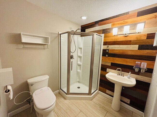 Building Photo - Remodeled 4BR Near Eastborough w/ Finished Basement & HUGE Fenced Yard – $2,000