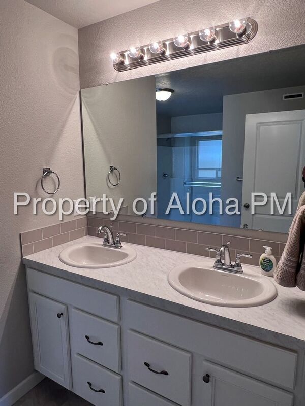 Building Photo - 2835 N Rapid Creek Way