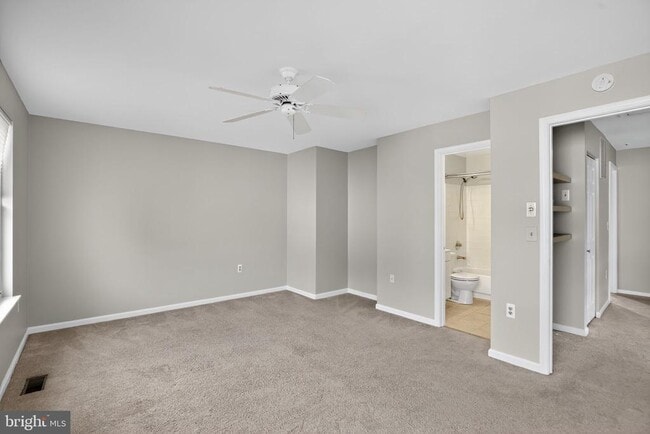 Building Photo - 2492 Wentworth Dr