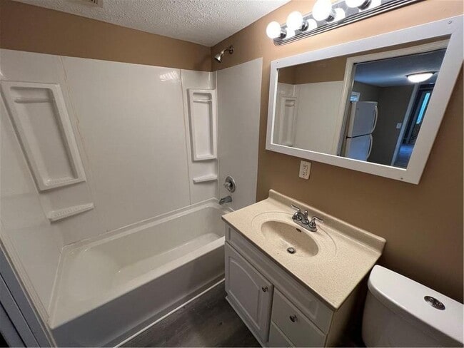 Building Photo - 908 S 8th St