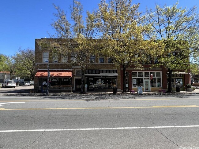Primary Photo - 1419 S Main St