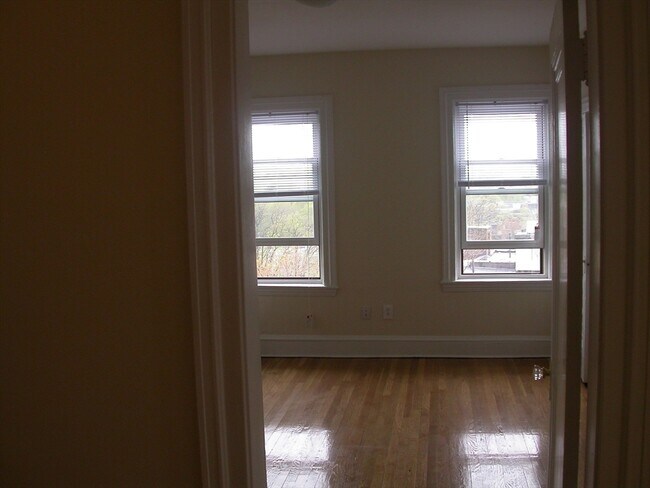 Building Photo - 1666 Commonwealth Ave
