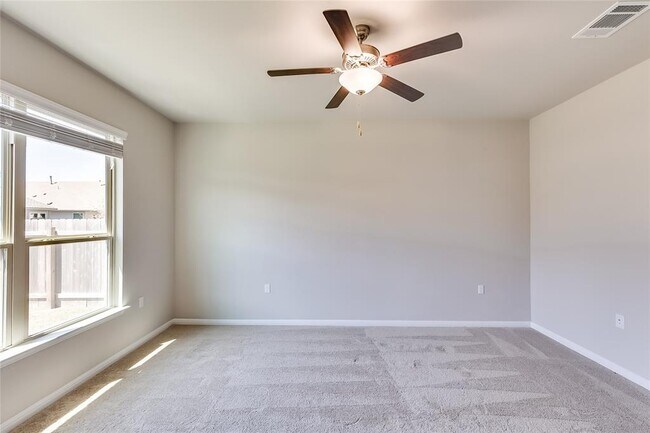 Building Photo - 821 Falkland Trace