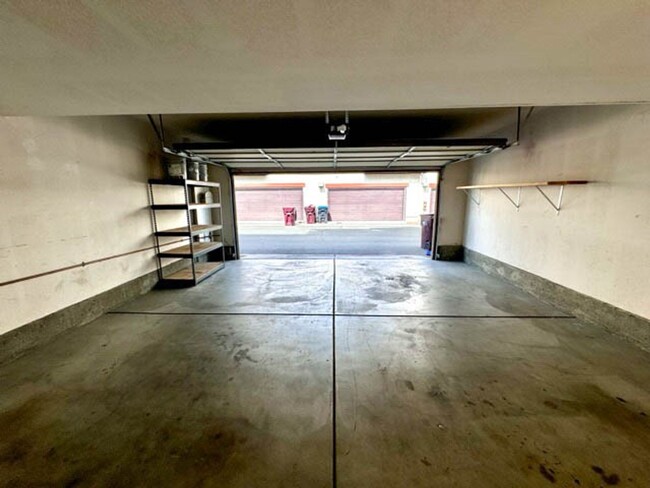 Building Photo - 3 bedroom Murrieta Condo in the gated Will...