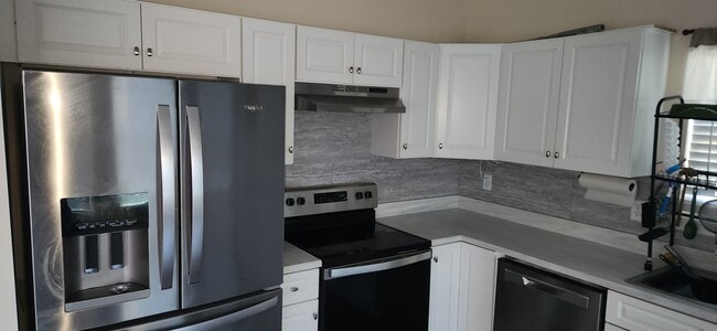 Building Photo - 6107 W 1st Manor