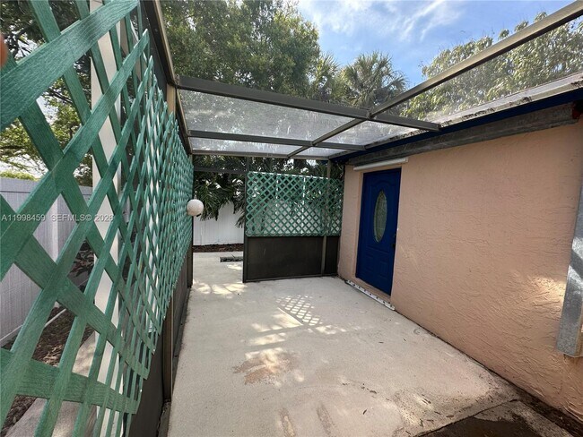 Building Photo - 1139 Freshwater Lakes Dr