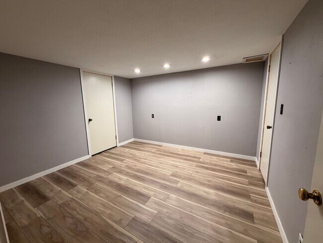 Building Photo - Gorgeous 2+ Bedroom 2 Bathroom Home $1995