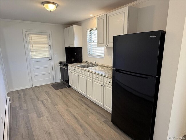 Building Photo - 21 Sherwood Dr