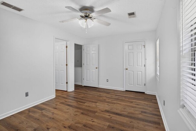 Building Photo - 1055 Westfield Trace