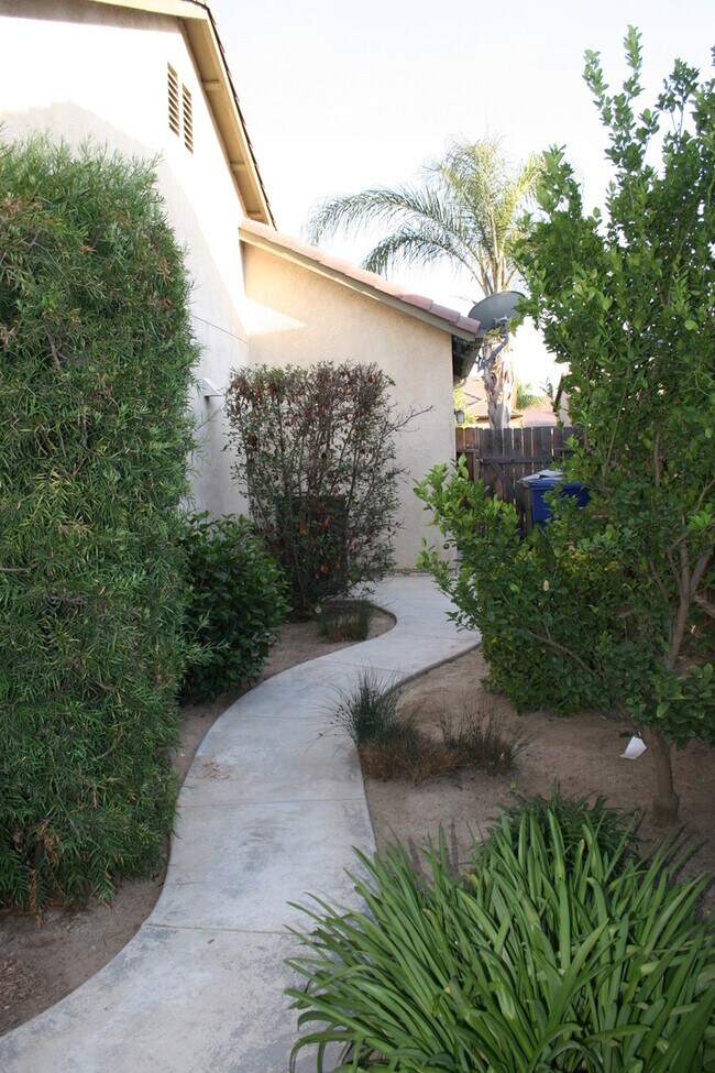 Building Photo - 12606 Willowdale Dr