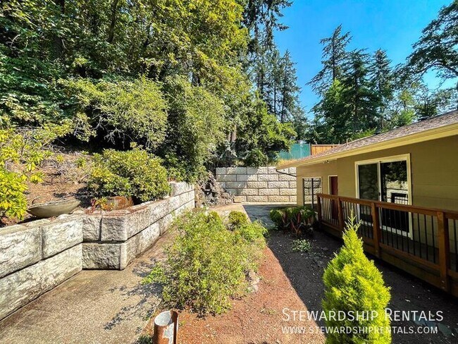 Building Photo - 1800 Sylvan St