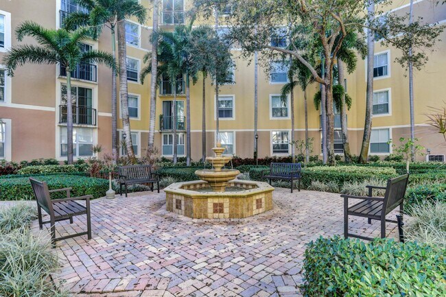 Building Photo - 630 S Sapodilla Ave