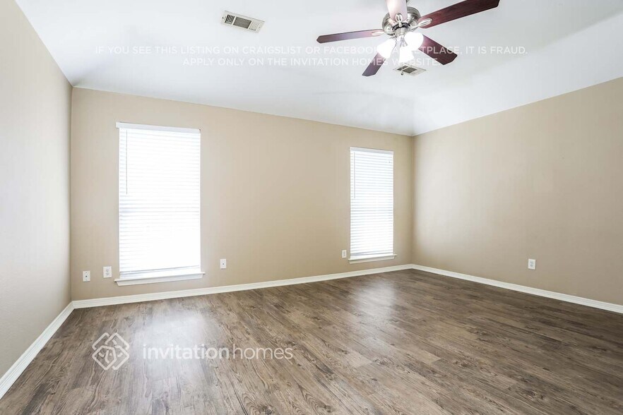 Building Photo - 4808 Bluebird Ln