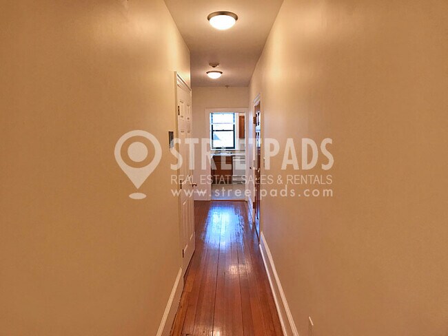 Building Photo - 881 Massachusetts Ave