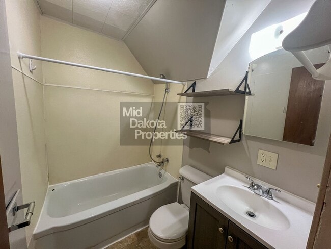 Building Photo - 413 N Iowa- 2 bedroom, 2 bathroom house